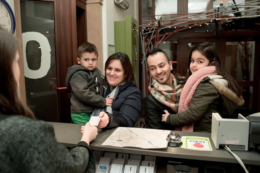 Hi Tournai Hostel מראה חיצוני תמונה
